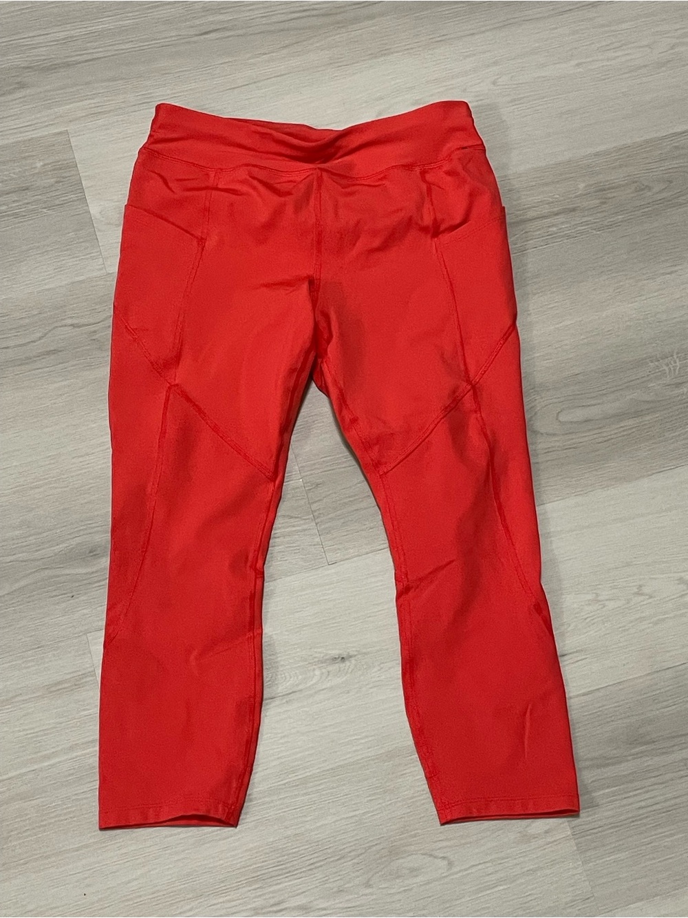 High-Waist Active Capri Pants